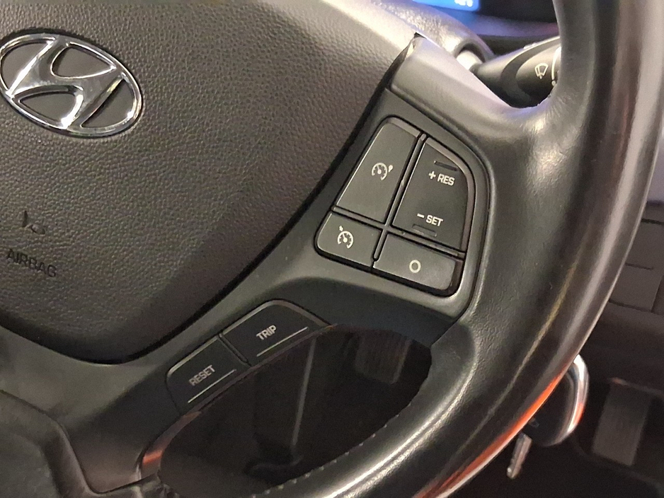 2015 Hyundai i10 - image 11