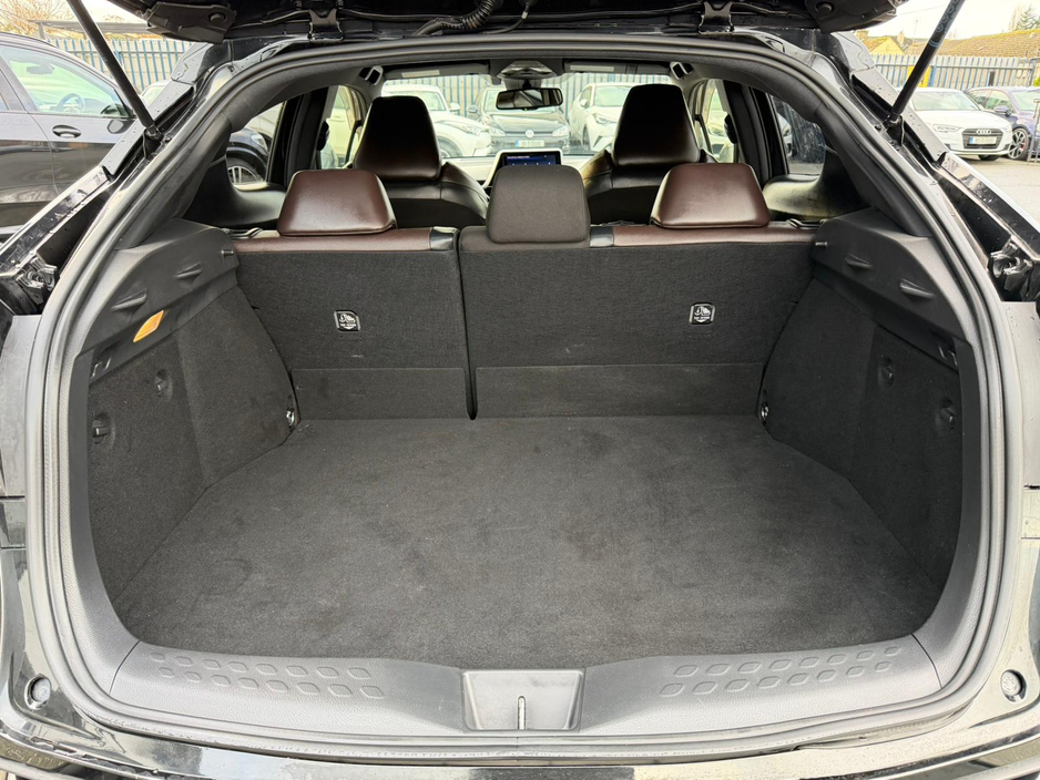 2017 Toyota C-HR (171) 1.8 HYBRID SPORT AUTO €18,950