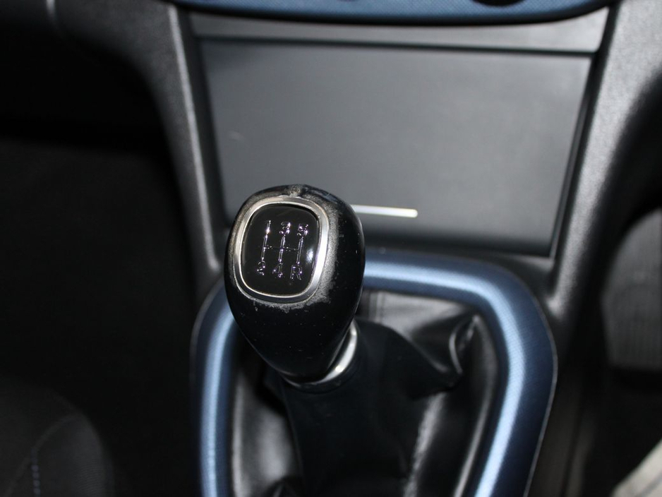 2015 Hyundai i10 - image 19