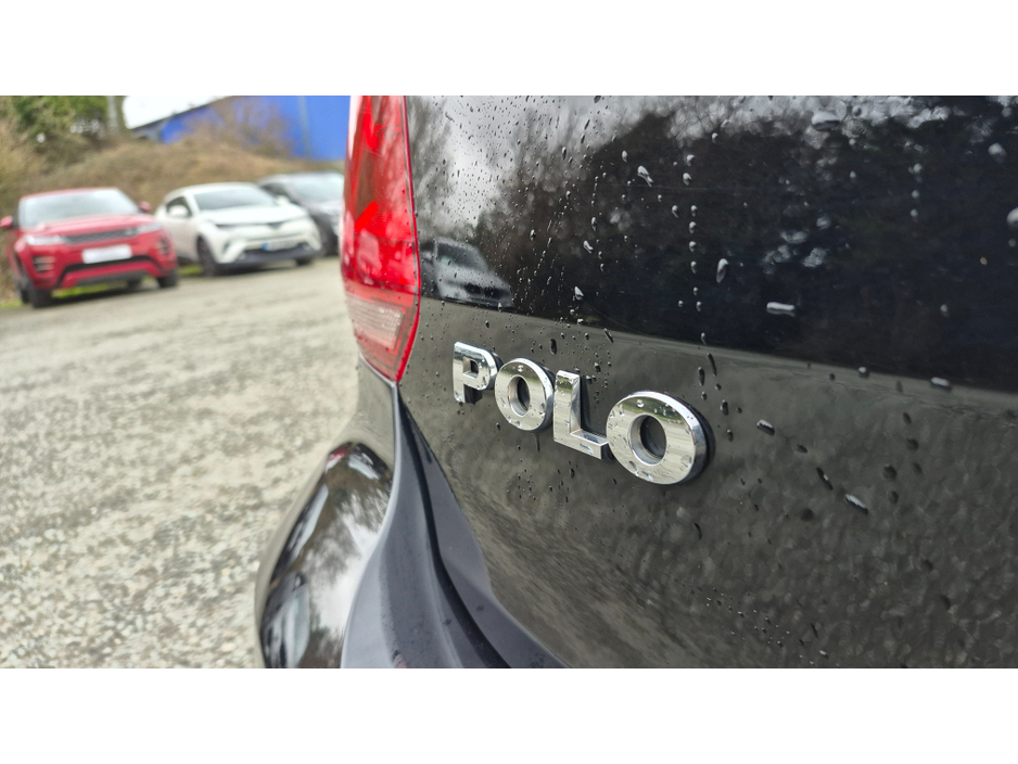 2016 Volkswagen Polo - image 9