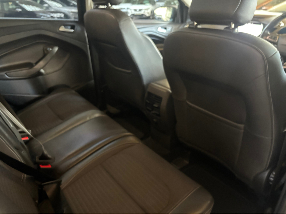 2019 Ford Kuga - image 7