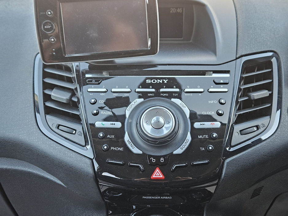 2016 Ford Fiesta - image 25