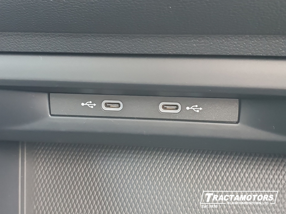 2024 Volkswagen Golf - image 23