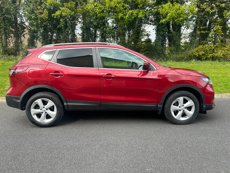 2019 Nissan Qashqai - image 2