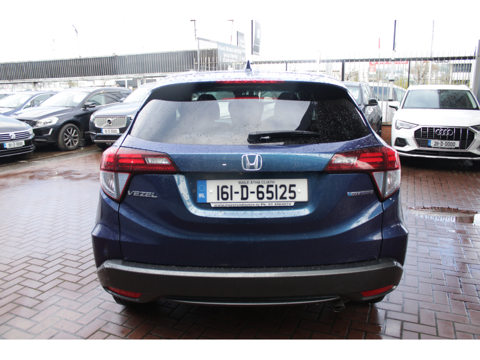 2016 Honda Vezel - image 5