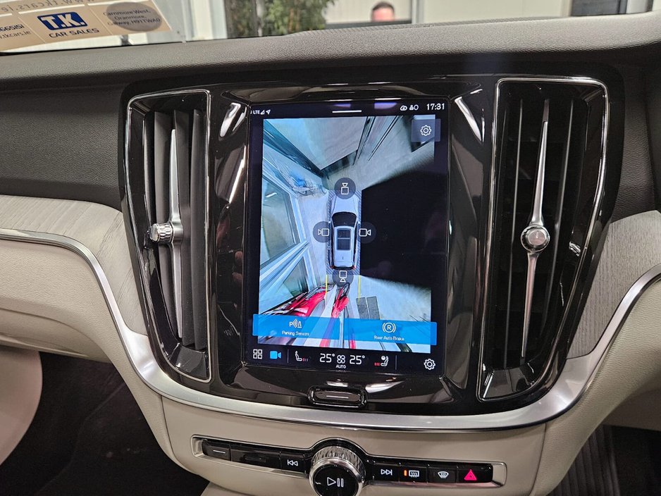 2022 Volvo V60 PHEV T8 (455hp) Ultimate Dark AWD €27,950