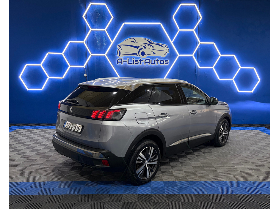 2022 Peugeot 3008 - image 3