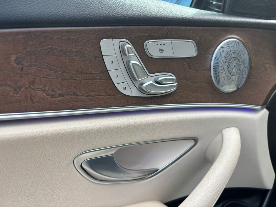 2016 Mercedes-Benz E Class - image 17