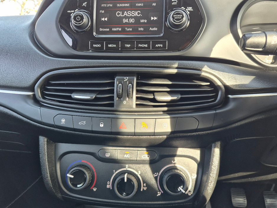 2017 Fiat Tipo - image 11