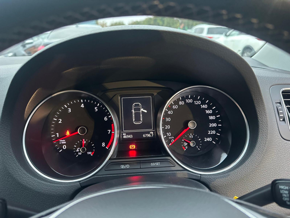 2017 Volkswagen Polo - image 18