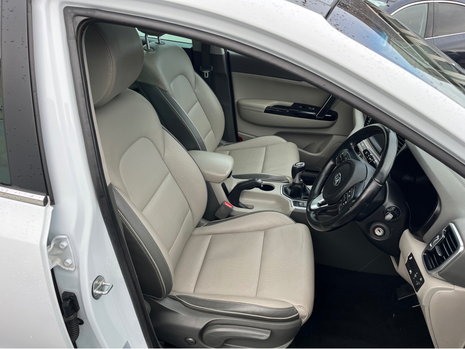 2017 Kia Sportage - image 13