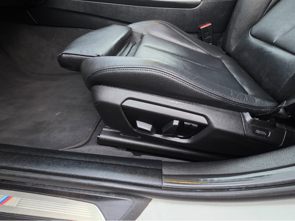 2014 BMW 3 Series - image 13