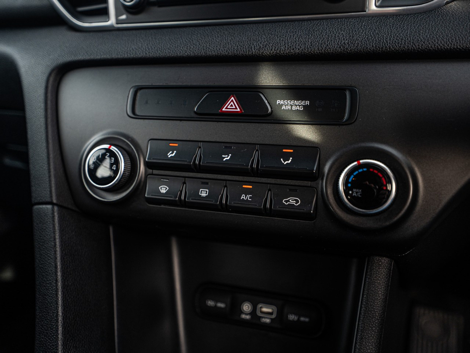 2016 Kia Sportage - image 24