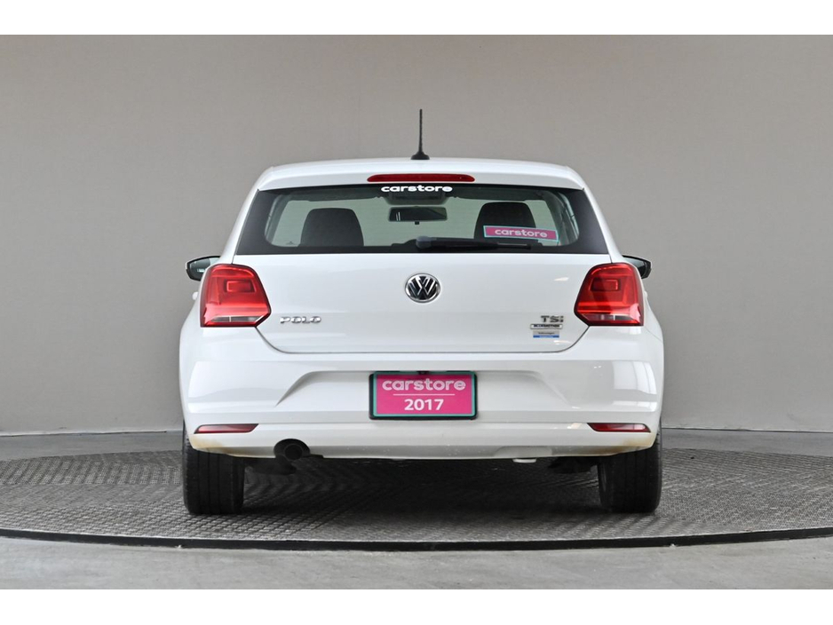 2017 Volkswagen Polo - image 8