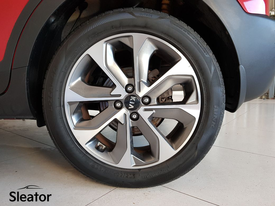 2020 Kia Stonic - image 5