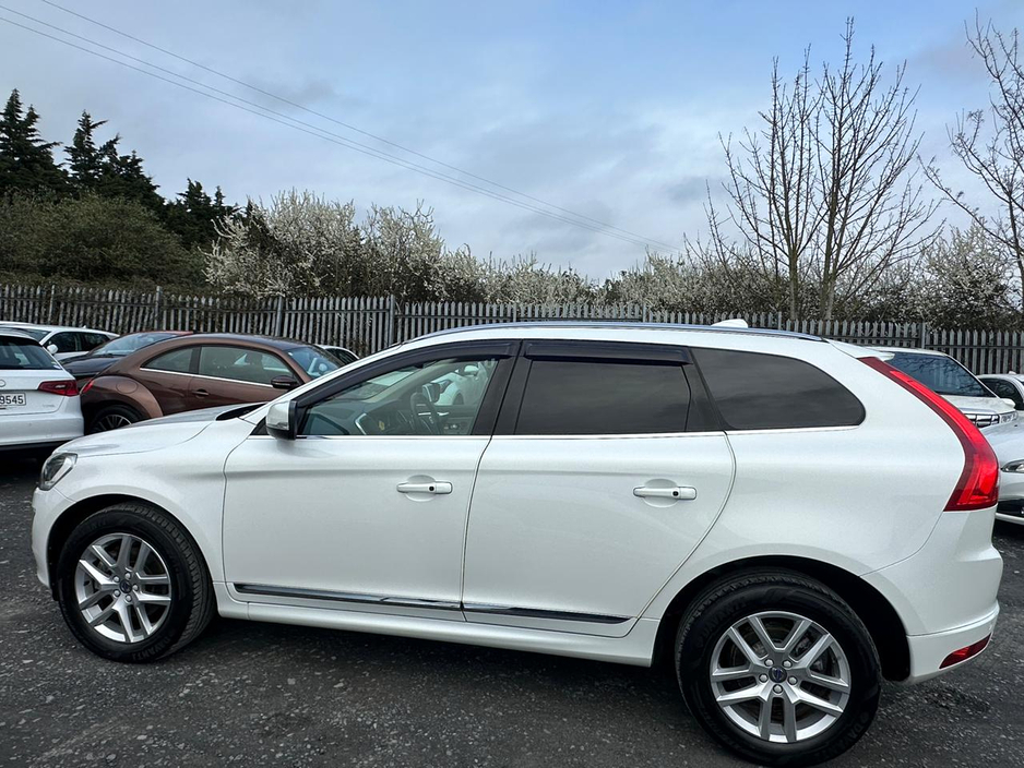 2017 Volvo XC60 - image 7