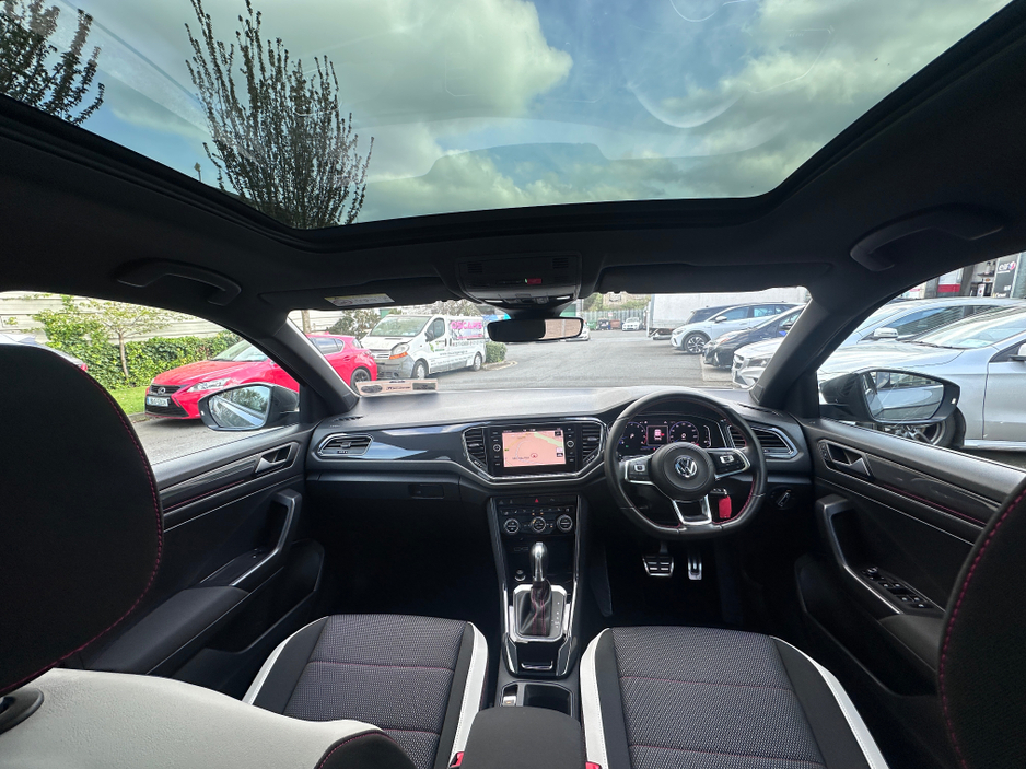 2019 Volkswagen T-Roc - image 10