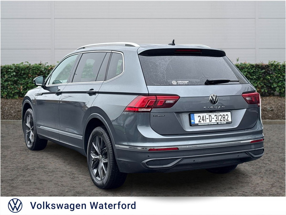 2024 Volkswagen Tiguan - image 3