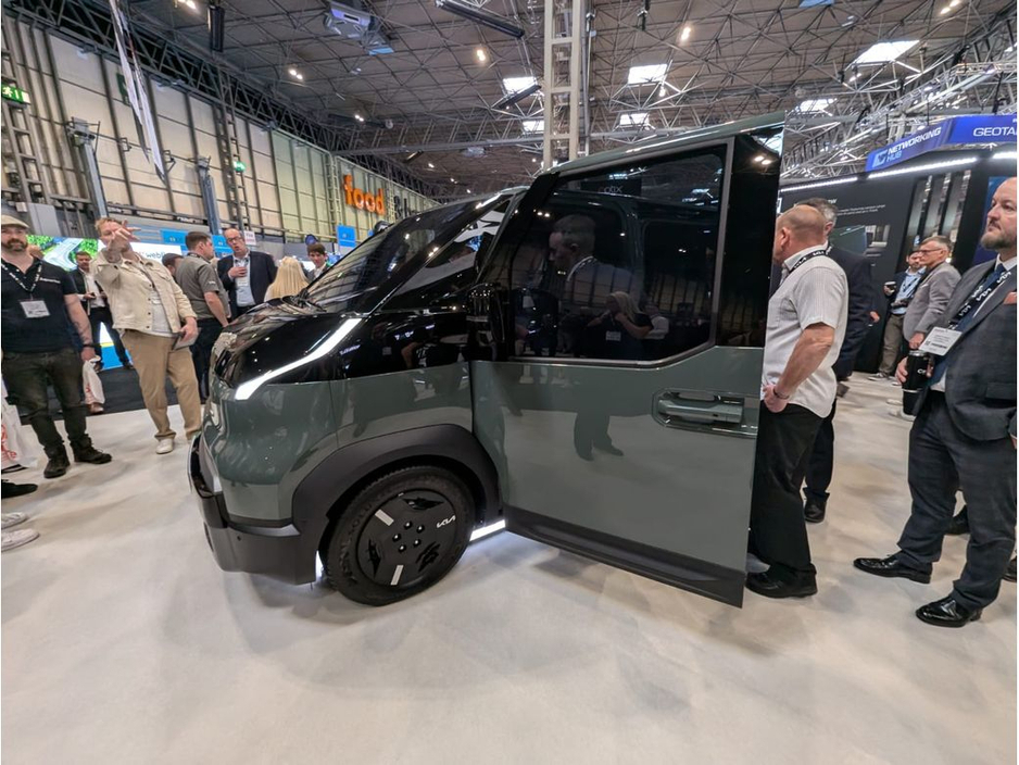 2026 Kia PV5 - image 18