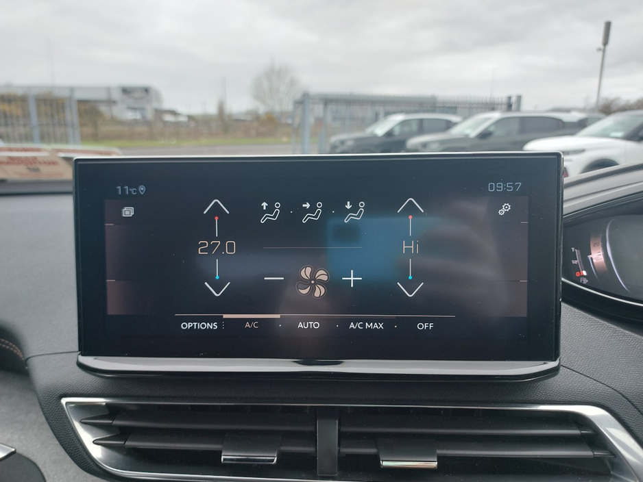 2021 Peugeot 3008 - image 19