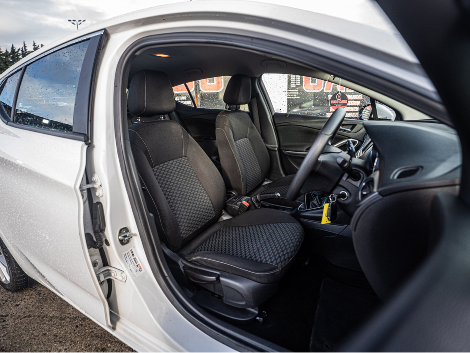 2017 Opel Astra 172 Opel Astra 1.0/High spec/Irish/1yr warranty €10,888