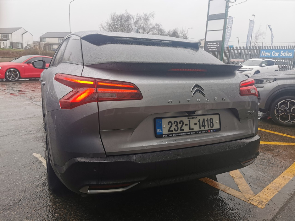 2023 Citroen C5X - image 10