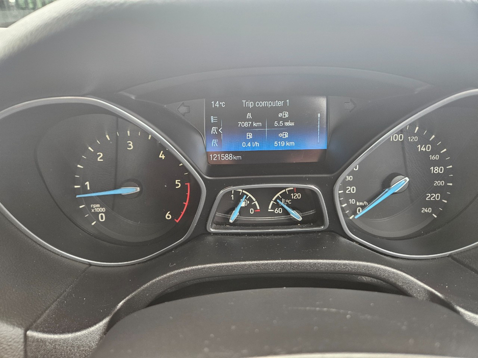 2016 Ford Focus - image 11