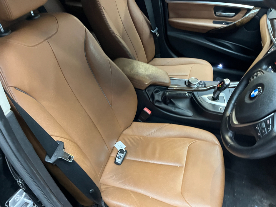 2016 BMW 3 Series - image 9