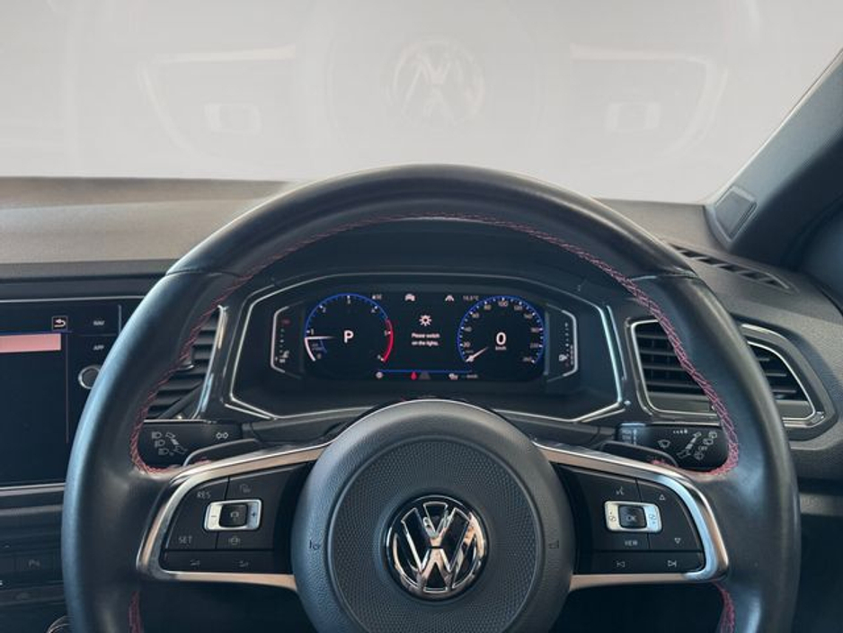 2020 Volkswagen T-Roc - image 13