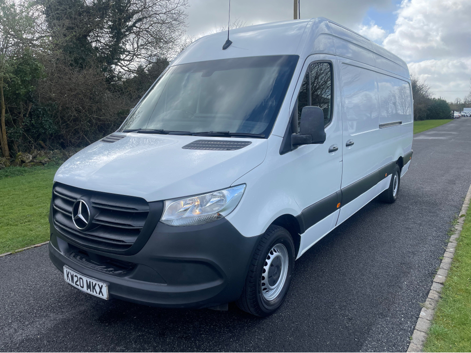 2020 Mercedes-Benz Sprinter - image 3