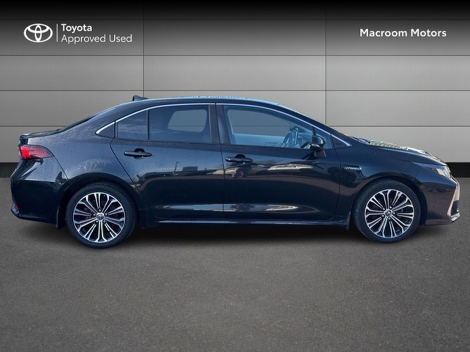 2022 Toyota Corolla - image 3