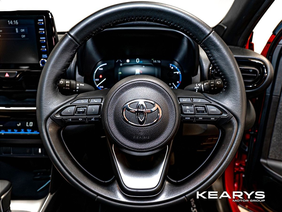 2022 Toyota Yaris Cross - image 18