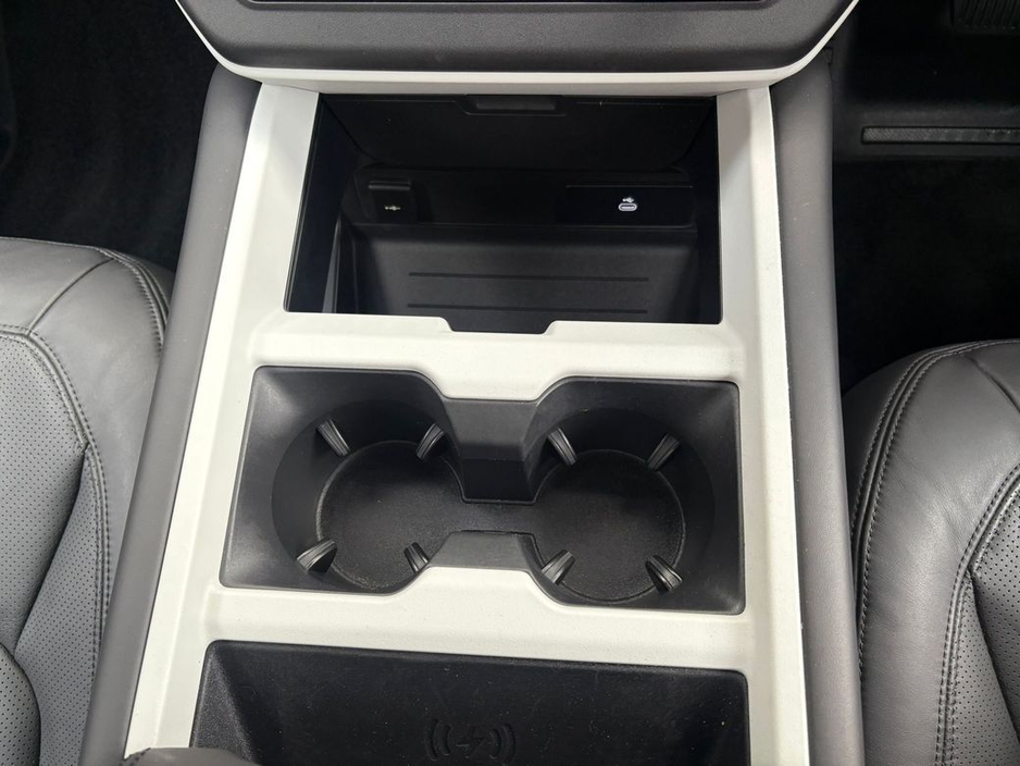 2025 Land Rover Defender - image 18