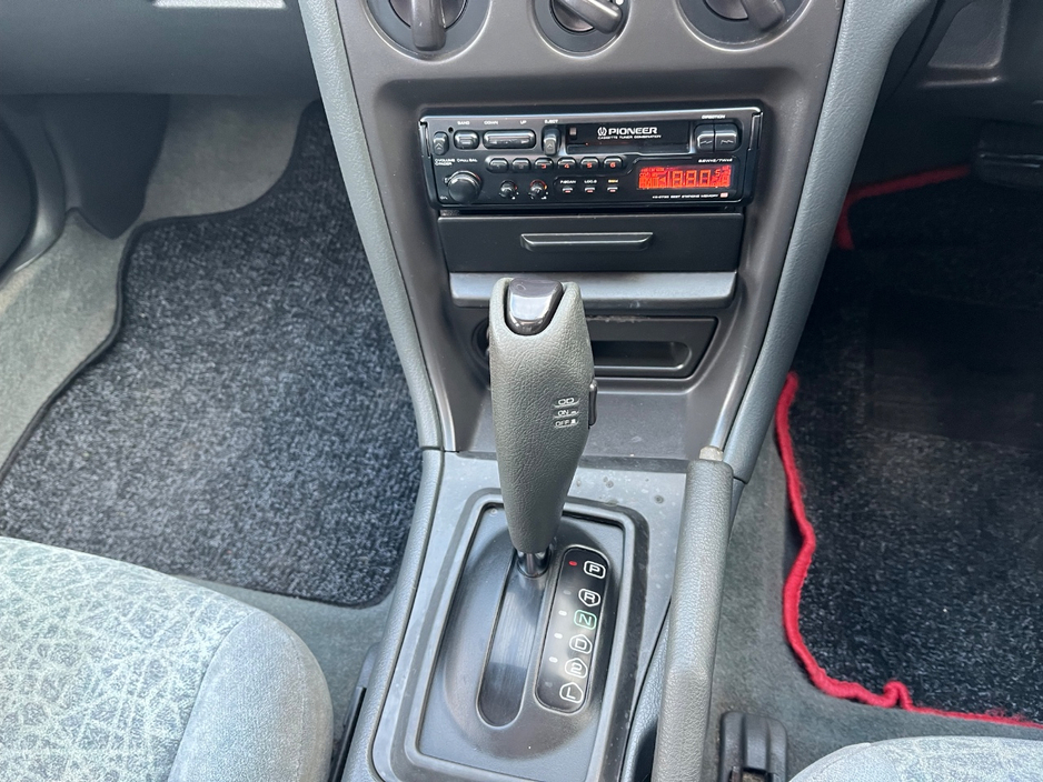 1994 Mitsubishi Galant - image 23