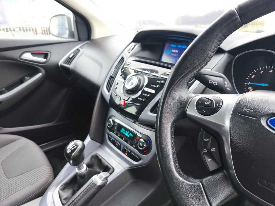 2014 Ford Focus - image 15