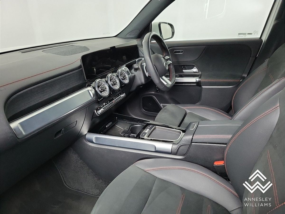 2025 Mercedes-Benz EQB - image 14