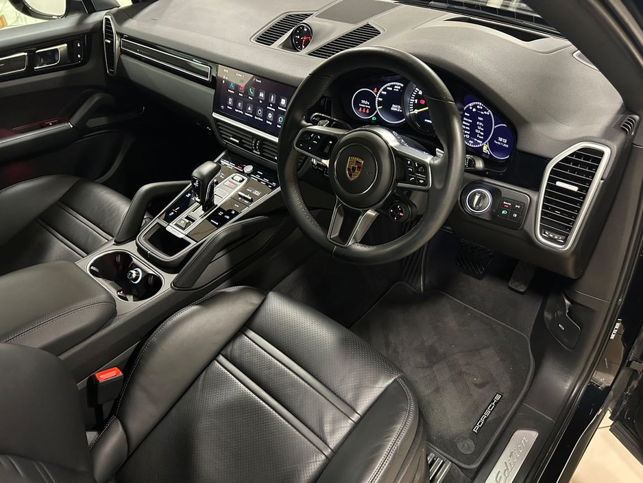 2023 Porsche Cayenne - image 31