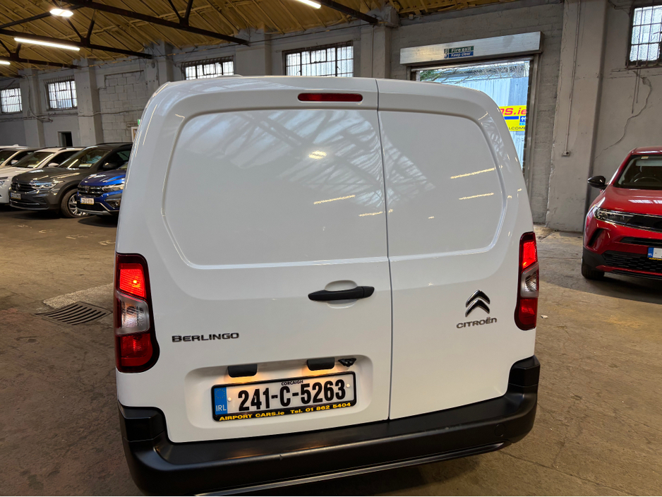 2024 Citroen Berlingo LX BLUEHDI 100 LWB Only 17000 kms THIS PRICE IS VAT INCLUSIVE Finance Available own this van from €90 per week €20,999