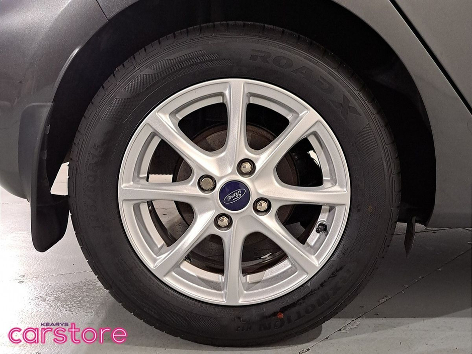 2019 Ford Fiesta - image 14