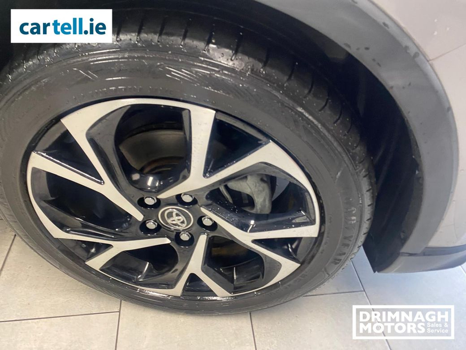 2018 Toyota C-HR - image 9