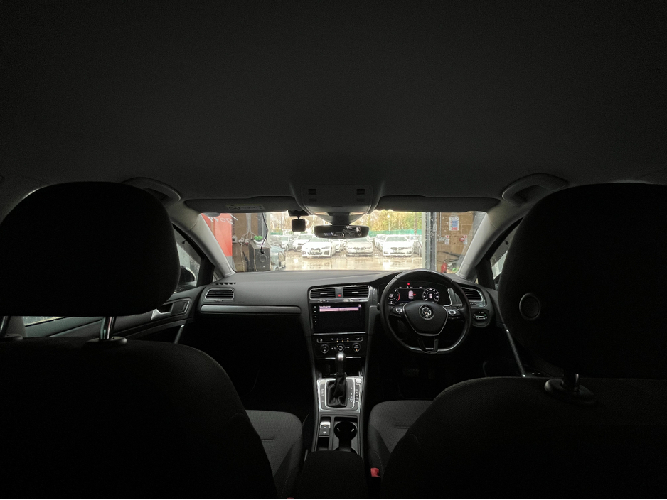 2019 Volkswagen Golf - image 13