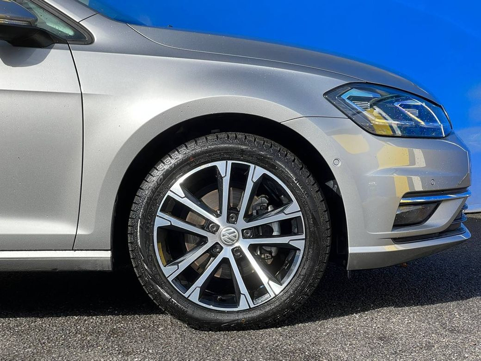 2020 Volkswagen Golf - image 9