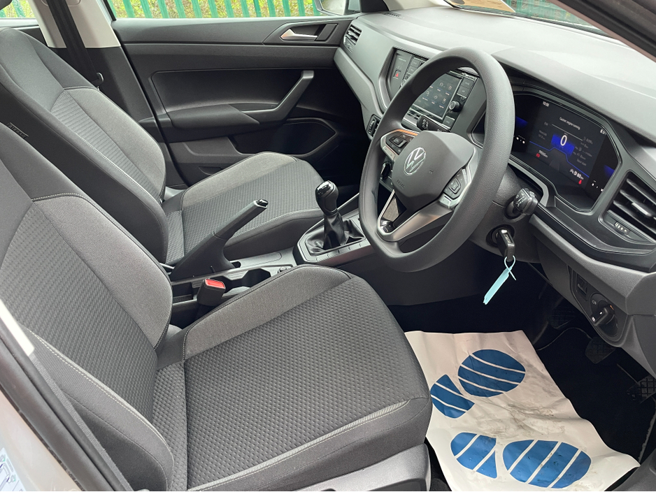 2022 Volkswagen Polo 1.0 MPI 5SPEED 80HP 5DR LOW KMS! AS NEW! €18,995