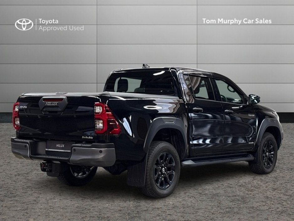 2026 Toyota Hilux Hilux 2.8 MHEV Invincible €49,972