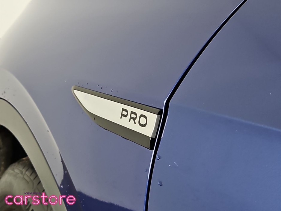 2023 Volkswagen ID.4 - image 16