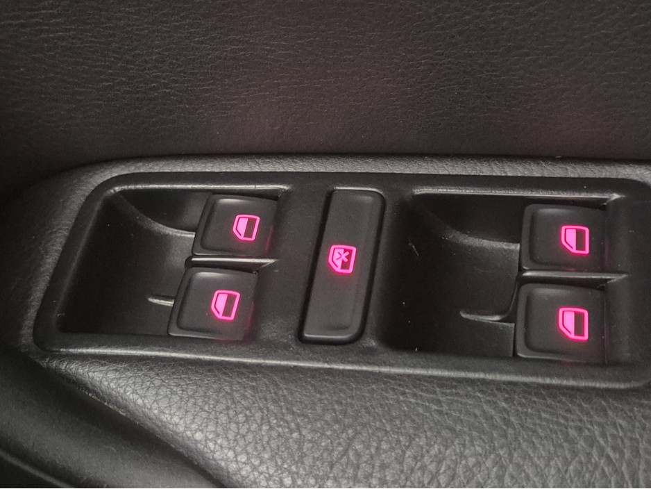 2016 Volkswagen Polo **HIGHLINE**AUTO**LEATHER/ALCANTARA SEATS**HEATED SEATS**ANDROID/APPLE MEDIA RADIO**DISTRONIC CRUISE CONTROL**LED HEADLAMPS**CLIMATE CONTROL**REVERSE CAMERA**AUTO LIGHTS**FOLDING MIRRORS**PADEL SHIFT* €13,499