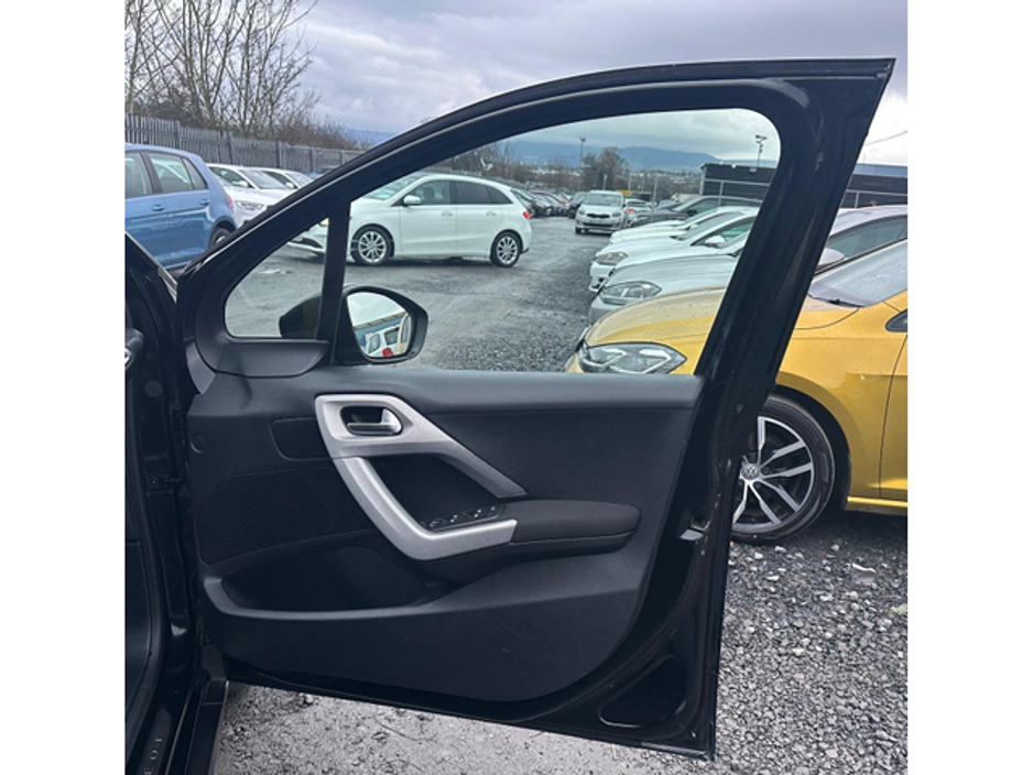 2016 Peugeot 2008 1.2 Petrol Compact SUV Automatic 2016 (1880) €9,995