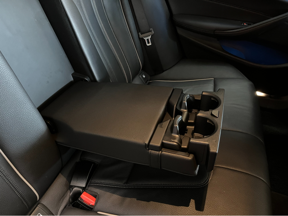 2022 BMW 5 Series 2022 BMW 523E M-SPORT 2.0 AUTOMATIC / CRUISE CONTROL / 360° PARKING CAMERA / PADDLE SHIFTERS / ELECTRIC MEMORY & HEATED SEATS / APPLE CARPLAY / HEATED REAR SEATS