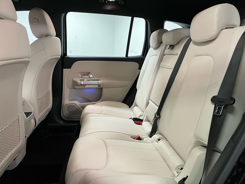 2025 Mercedes-Benz GLB - image 13
