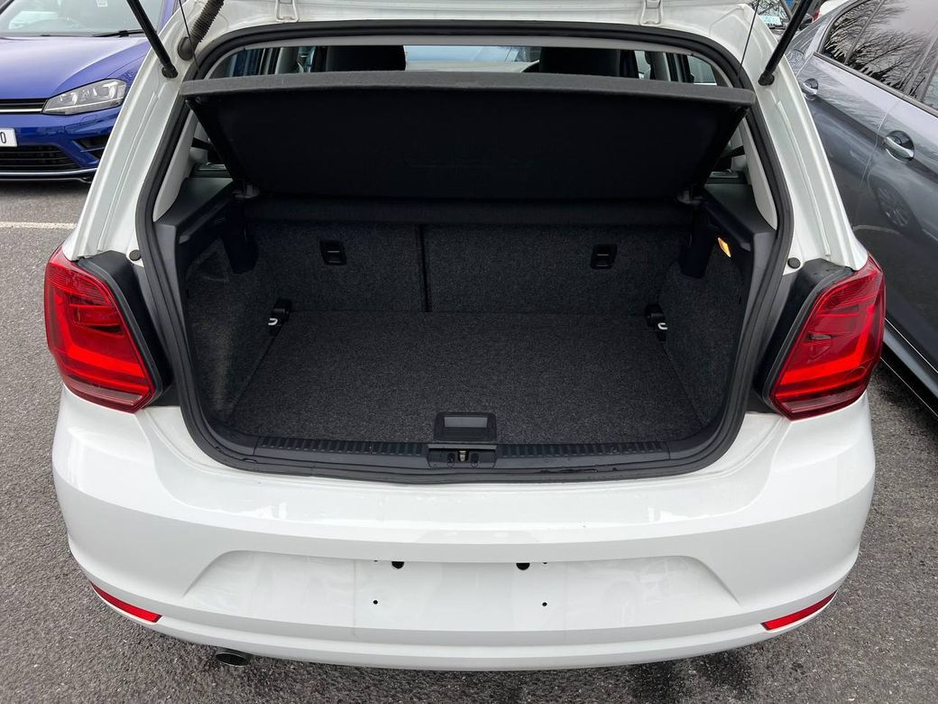 2015 Volkswagen Polo - image 13